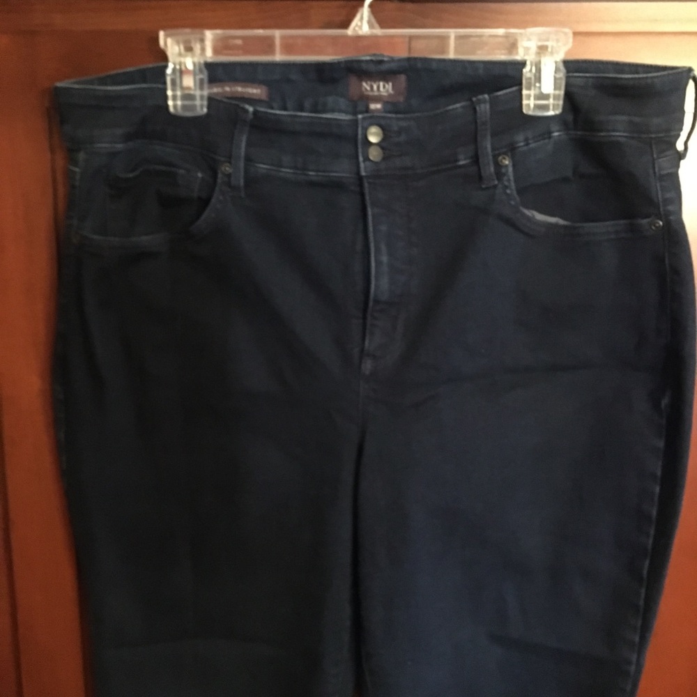 EUC Marilyn NYDJ size 18W jeans